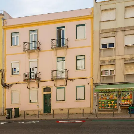 Near Alameda Апартаменти *