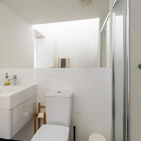 Apartment Near Alameda