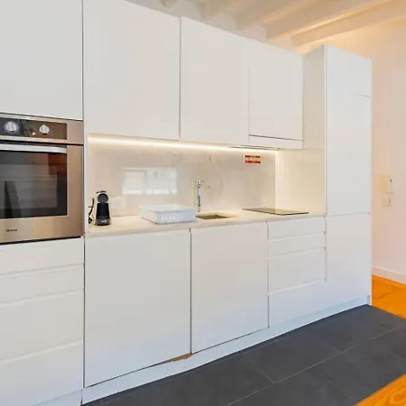 Near Alameda * Лиссабон