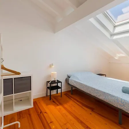 Near Alameda Daire Lisboa